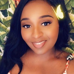 Meet your Posher, Monique